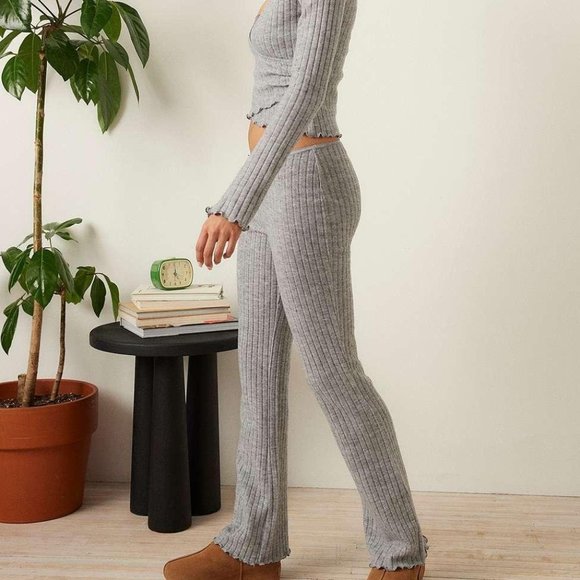 NWT Out From Under Lila Ribbed Wrap Top & Lilah Cozy Ribbed Pant Set Size S Grey - Picture 5 of 9